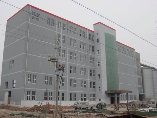 建設(shè)中的面粉加工生產(chǎn)線 建設(shè)中的面粉加工生產(chǎn)線